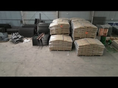 Một loạt các hàng rào phòng thủ mới bắt đầu được lắp ráp