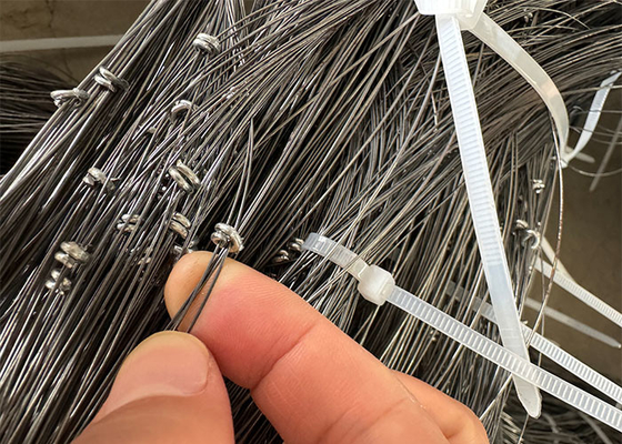 Lưới thép chắn bể chứa bằng thép mạ kẽm ẩn kín đáo