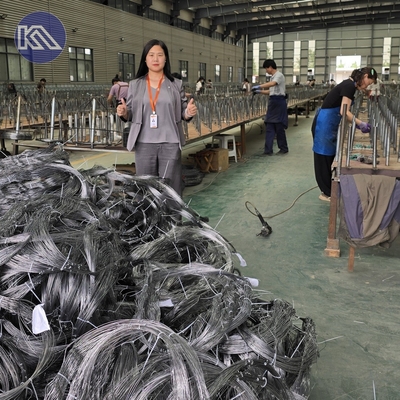 Mạng lưới dây không rõ ràng 10*10*1.4m MZP Putanka Hạn chế dây thép với 30kg cho Ukraine Militay