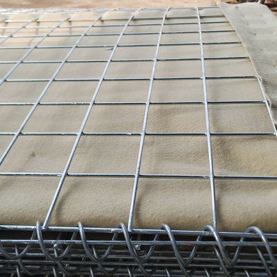 Quân đội 4-6mm Cấu hình tùy chỉnh kích thước Đường chắn phòng thủ nhựa Galfan Geotextile Cloth For Flood Contro
