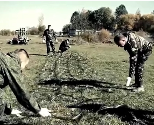Răn đe không rõ ràng An ninh kín đáo Border tangling trap tinh tế Răn đe không nhìn thấy lưới dây Russia Tank trap