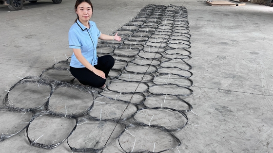 Giảm khả năng cơ động của xe tăng bằng lưới kim loại chống lại xe bọc thép