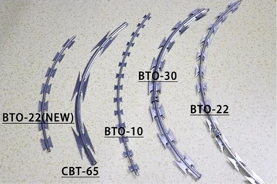CBT Coi dây thép gai để củng cố chống rỉ sét Coi lưỡi dao dây thép gai hai sợi trong cuộn