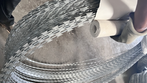 Cửa hàng sợi dây thép gai bảo vệ thép sợi dây thép 500 mét dao cạo Blade sợi dây cạo đơn