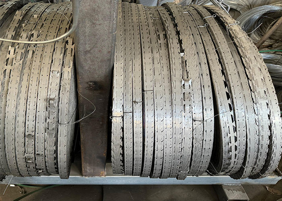 Anti Climb Razor Barbed Wire Concertina Coil đơn CBT-65