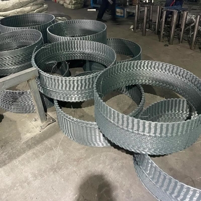 BTO-22 Razor Wire For Explosion Proof Mesh Gabion Containers Anti Impact Hot Dipped Galvanized Defensive Barriers Các loại thùng chứa gabion chống va chạm