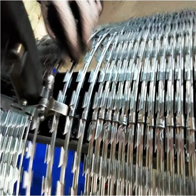 Sắt galvanized hoặc 304 Stainless Steel Razor Blade hàng rào dây được sử dụng cho hàng rào an ninh cao