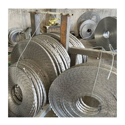 Nhà sản xuất dây thép gai mạ kẽm đường kính 2,5mm chất lượng cao ở Trung Quốc