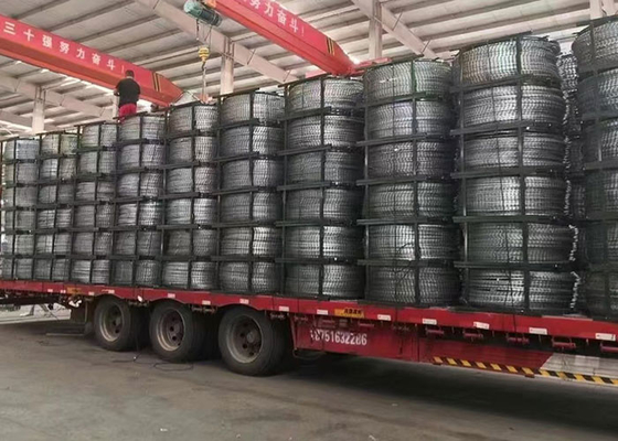 Nhựa bọc râu sợi dây thép gai Làn quấn dây cho hàng rào an ninh