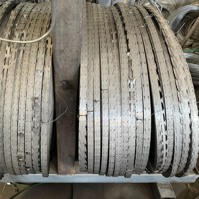 Cao độ kéo dây thép galvanized hàng rào thép cưa sợi gai