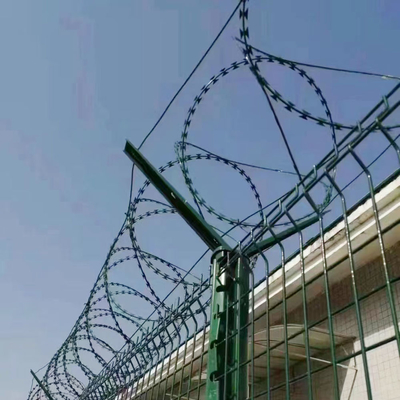 Nhà máy CBT-65 Razor Coil Wire Hot Galvanized Giá thấp PVC phủ hàng rào cuộn