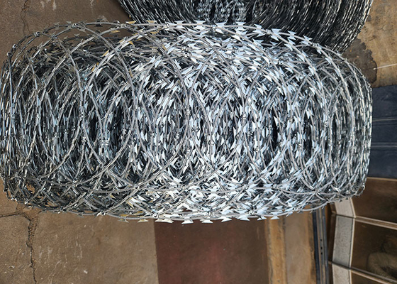 Vật liệu mạ kẽm Dây thép gai để bảo vệ chống gỉ