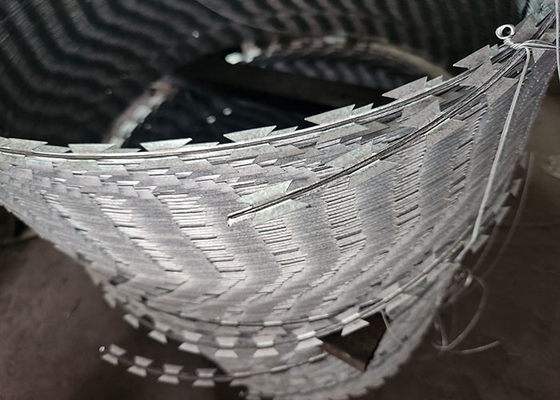 Double Twisted thép kẽm PVC phủ lưỡi dao bao phủ dây tường Spike trực tiếp cung cấp