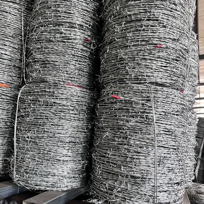 Hot Dip Galvanized hàng rào dây thép gai cao độ kéo dài 1.6Mm 300M
