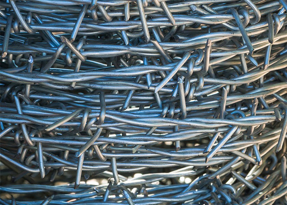 Bảo vệ trang trại 12,5 Gauge Double Strand Traditional Twist Galvanized Barbed Wire Coils