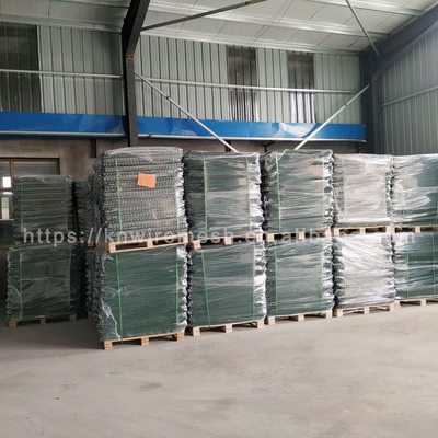 350g Dòng vật liệu nhôm kẽm hàng rào phòng thủ hàn tường Gabion với cát / Xanh Geotextile