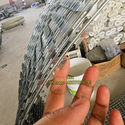 Factory Supplied Concertina Hot Dipped Galvanized Razor Blade Wire BTO-16 For Ukraine Border Protection Fence