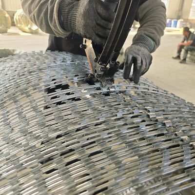 High Quality Electric Galvanized Razor Barbed Wire BTO22 450mmx10kg Per Roll