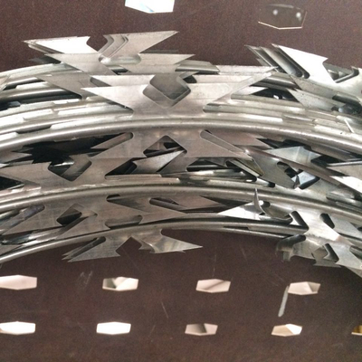 Tăng giá cạnh tranh Đường hàng bảo vệ sợi dây thép râu