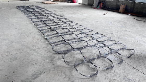 High Zinc Galvanized Tank Track Wrapping Net Putanka Border Defense Tank Obstacle Net Anti Tank Barrier Wire Mesh (Mạng lưới thắt dây chống xe tăng)