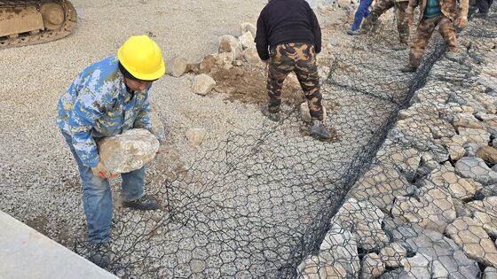 Nhà máy giá cạnh tranh 6 * 8cm dệt Gabion hộp Galvanized Gabion giỏ 2.2mm Gabion